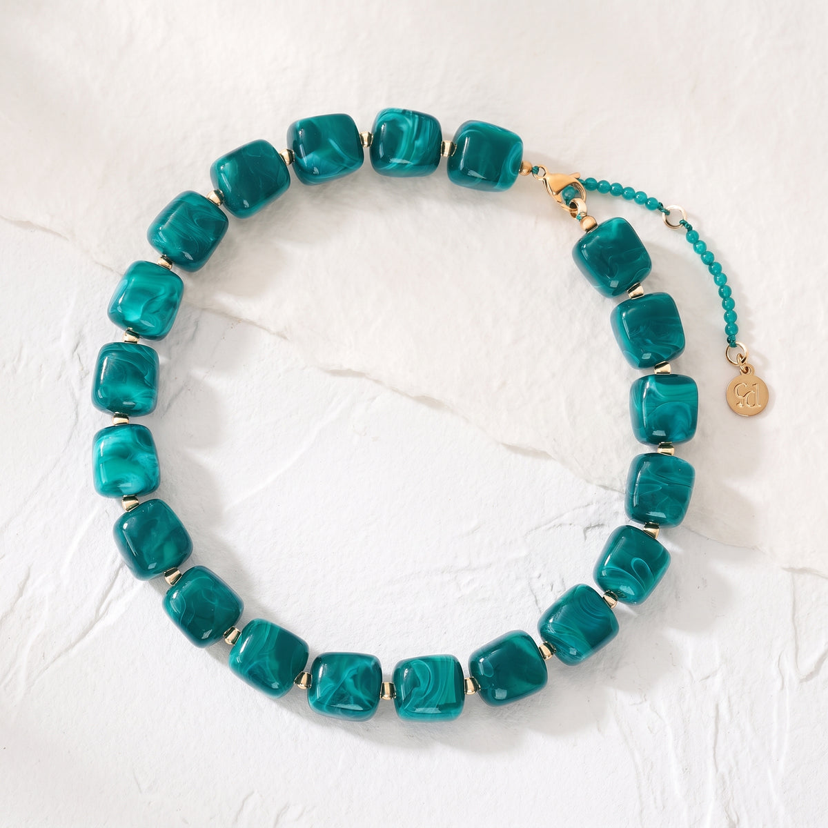 Collier à perles carrées épaisses bleu