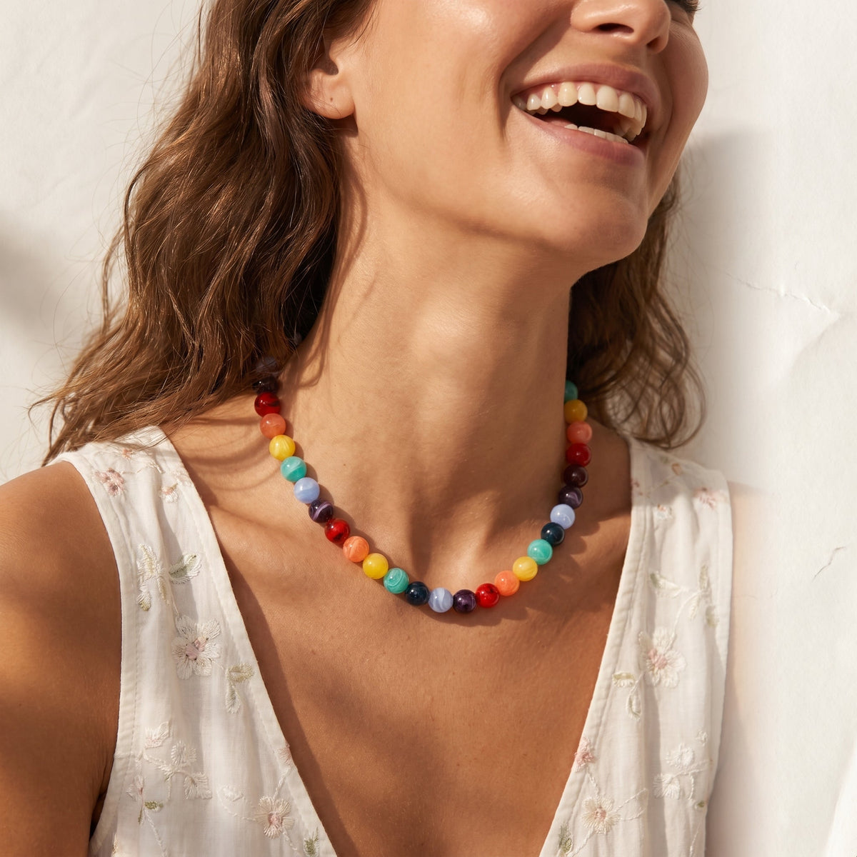 Collier à perles arc-en-ciel épaisses
