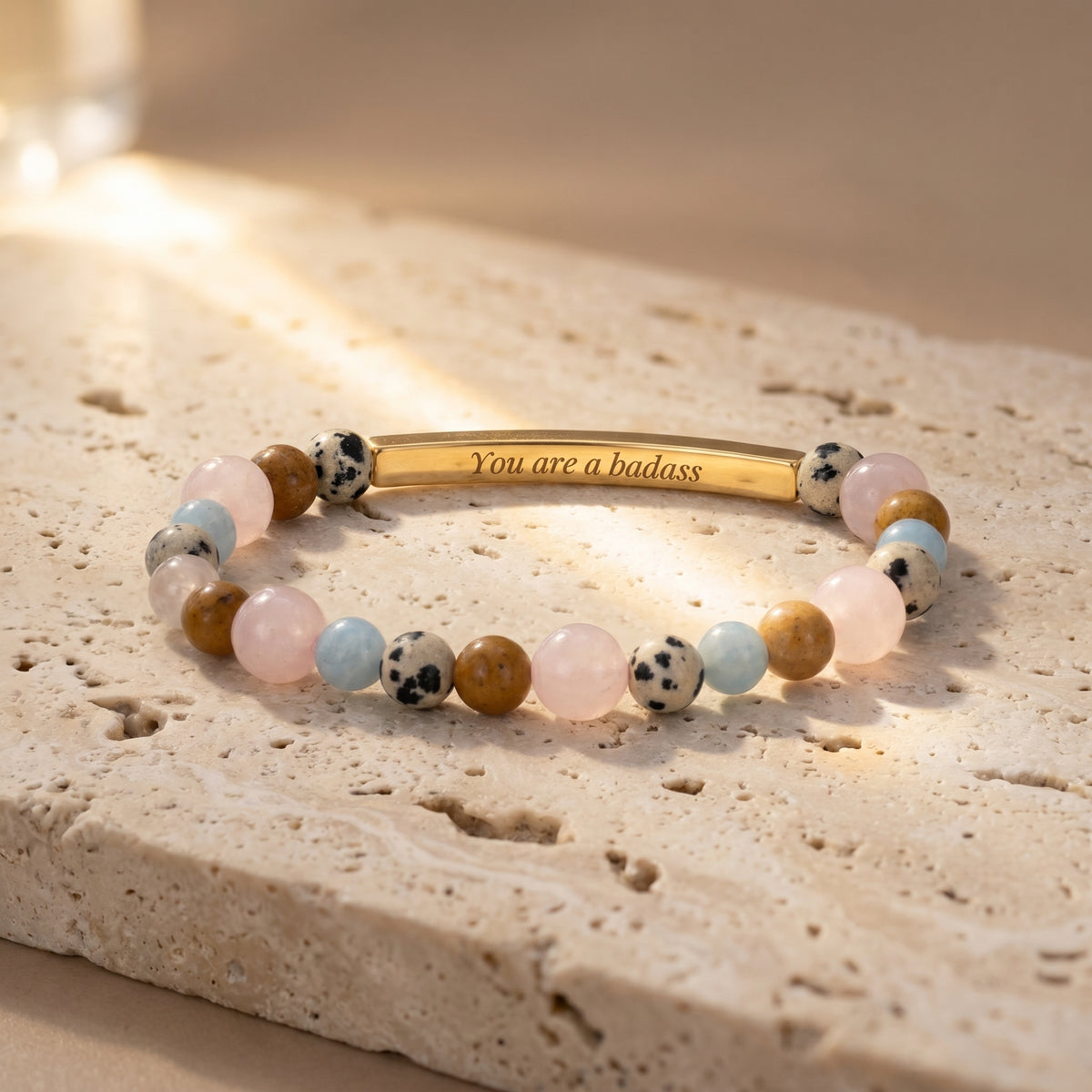 Bracelets en pierre à message secret