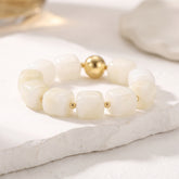 Bracelet épais en ivoire éclairé par la lune