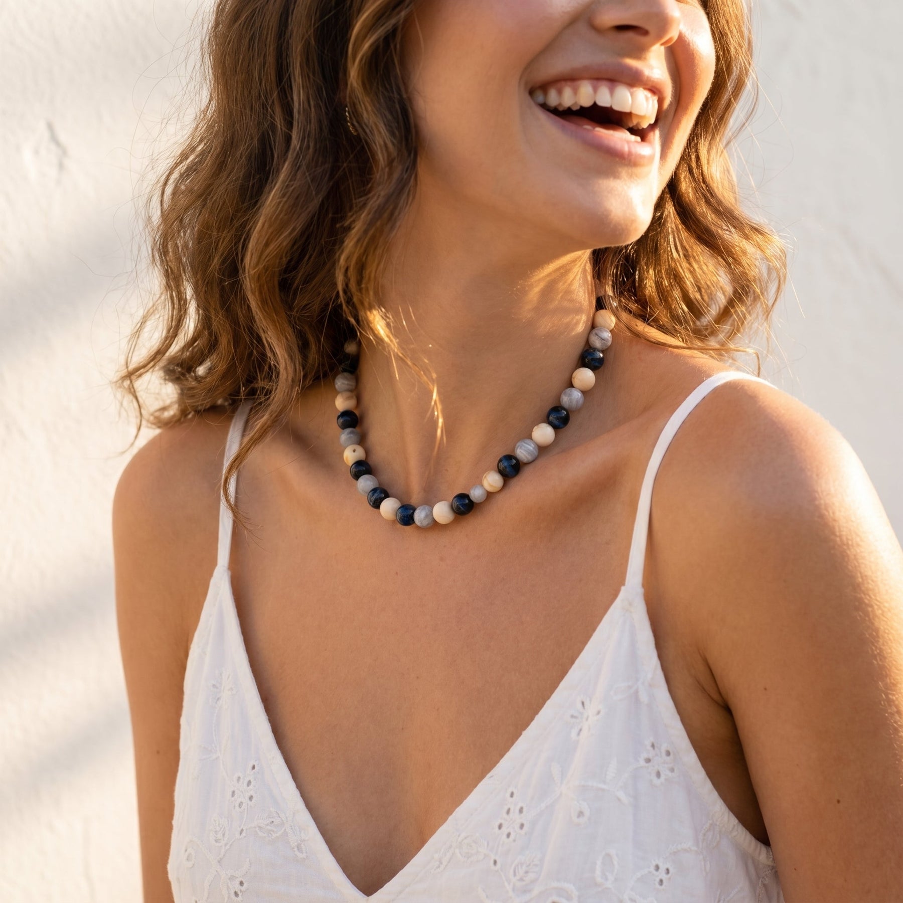 Collier gris épais à perles