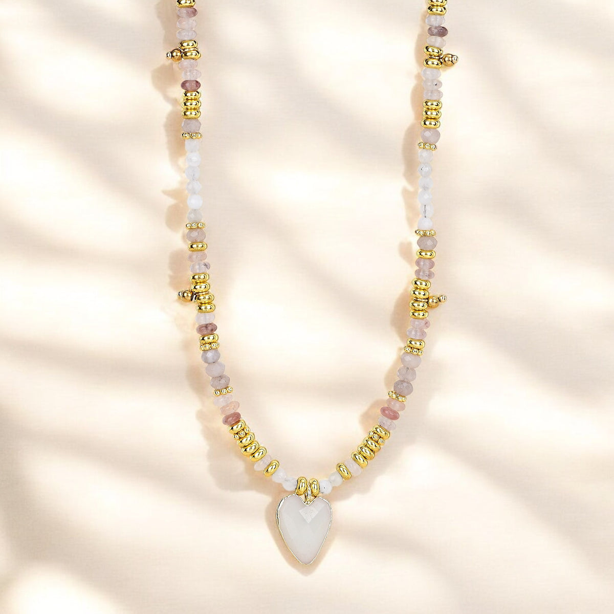 Collier porte-bonheur en pierre de lune