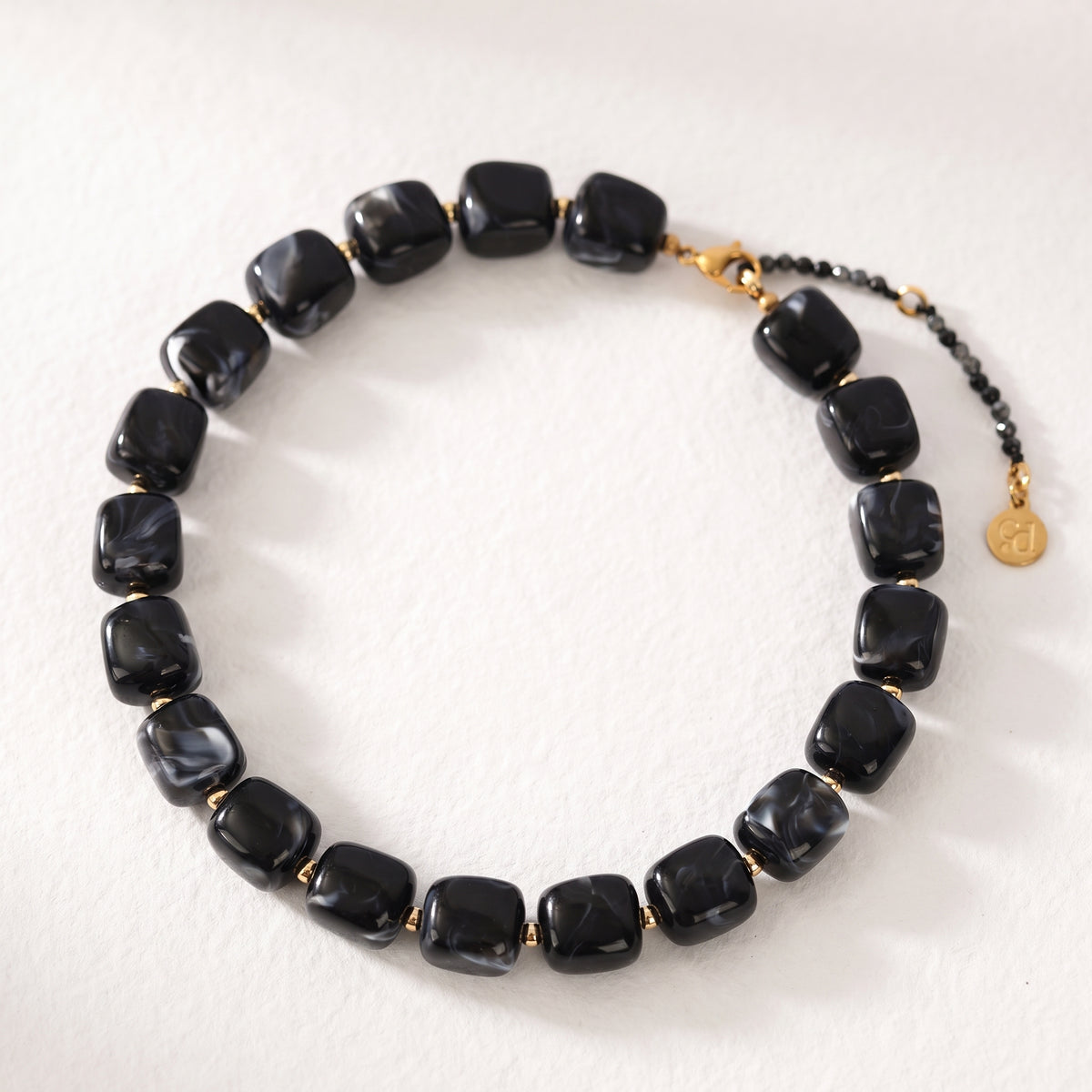 Collier à perles carrées épaisses noir