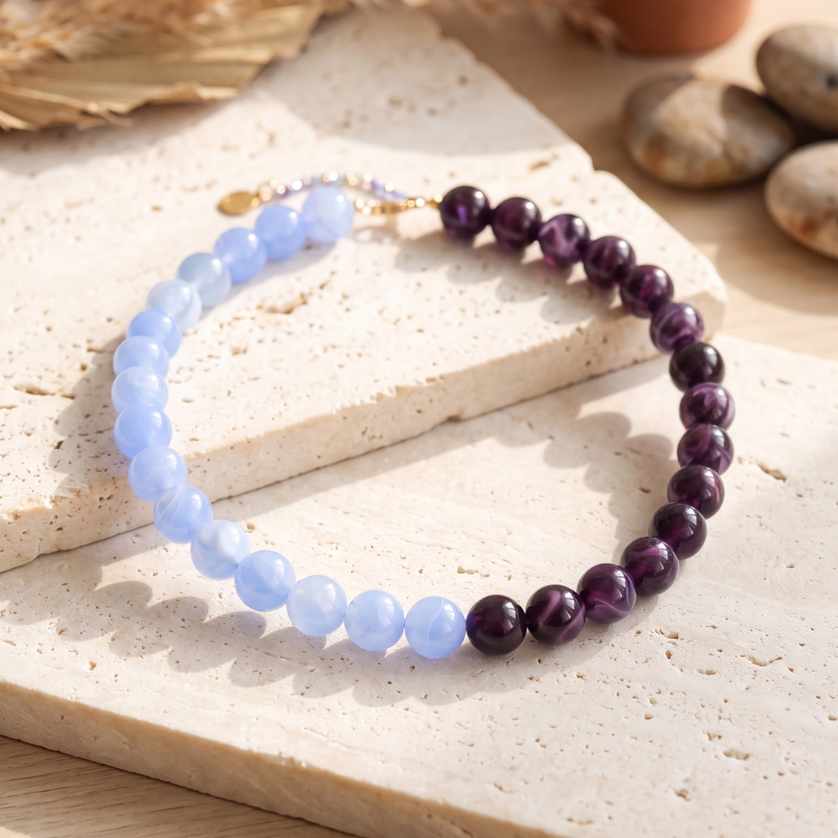 Collier épais à perles violettes