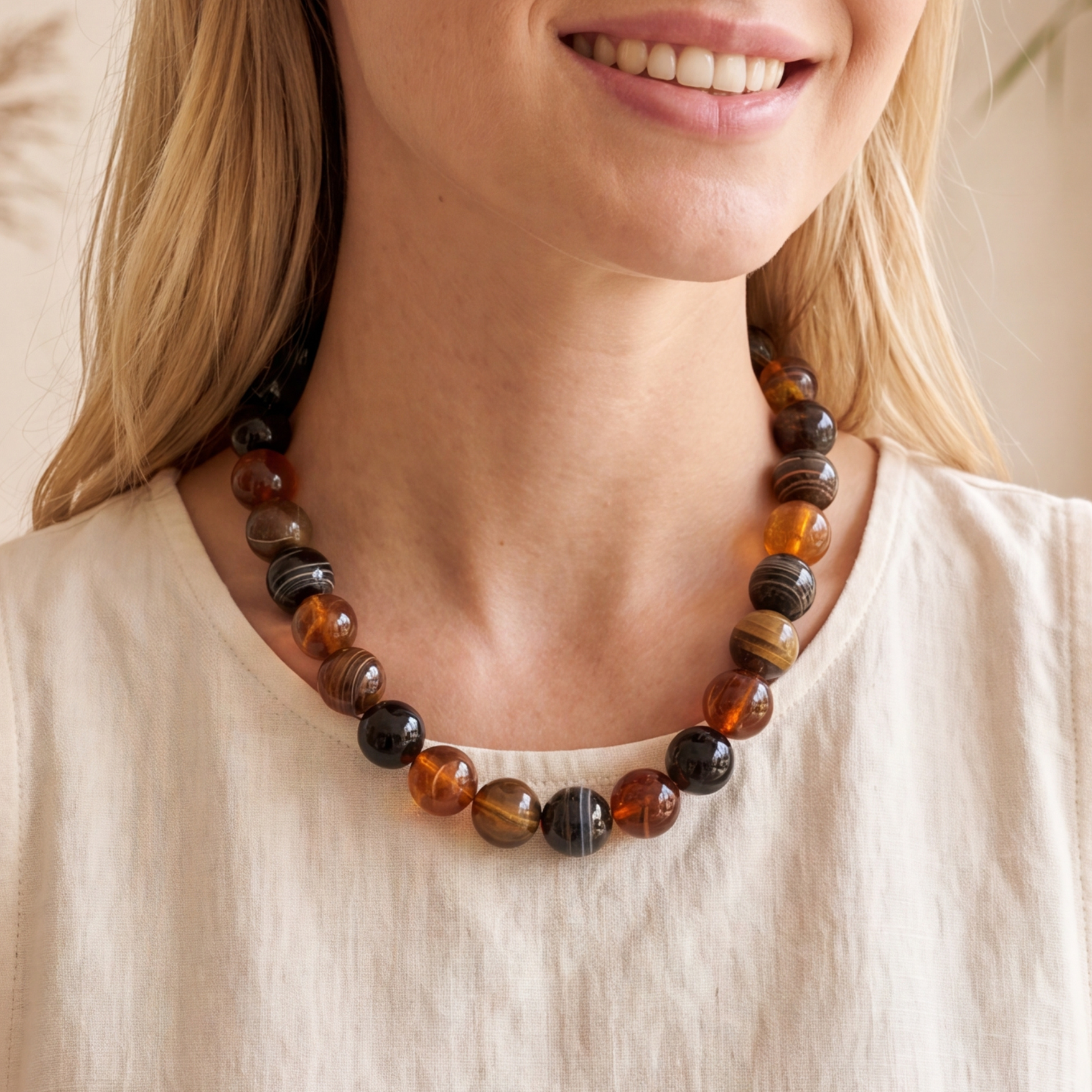 Collier épais en perles marron