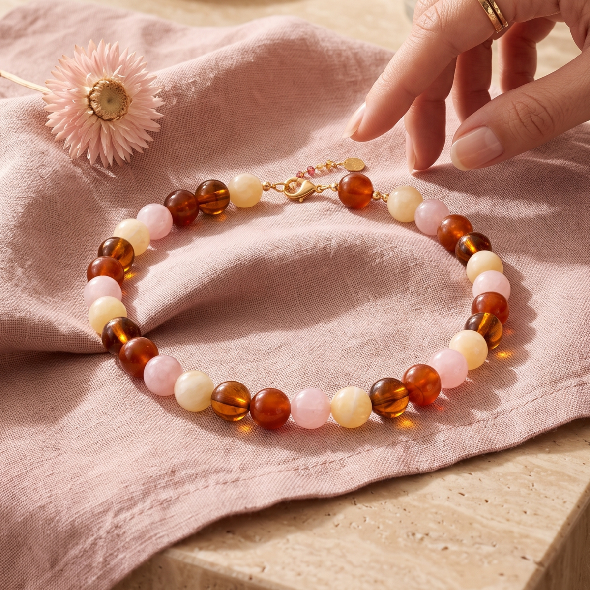 Collier à grosses perles roses