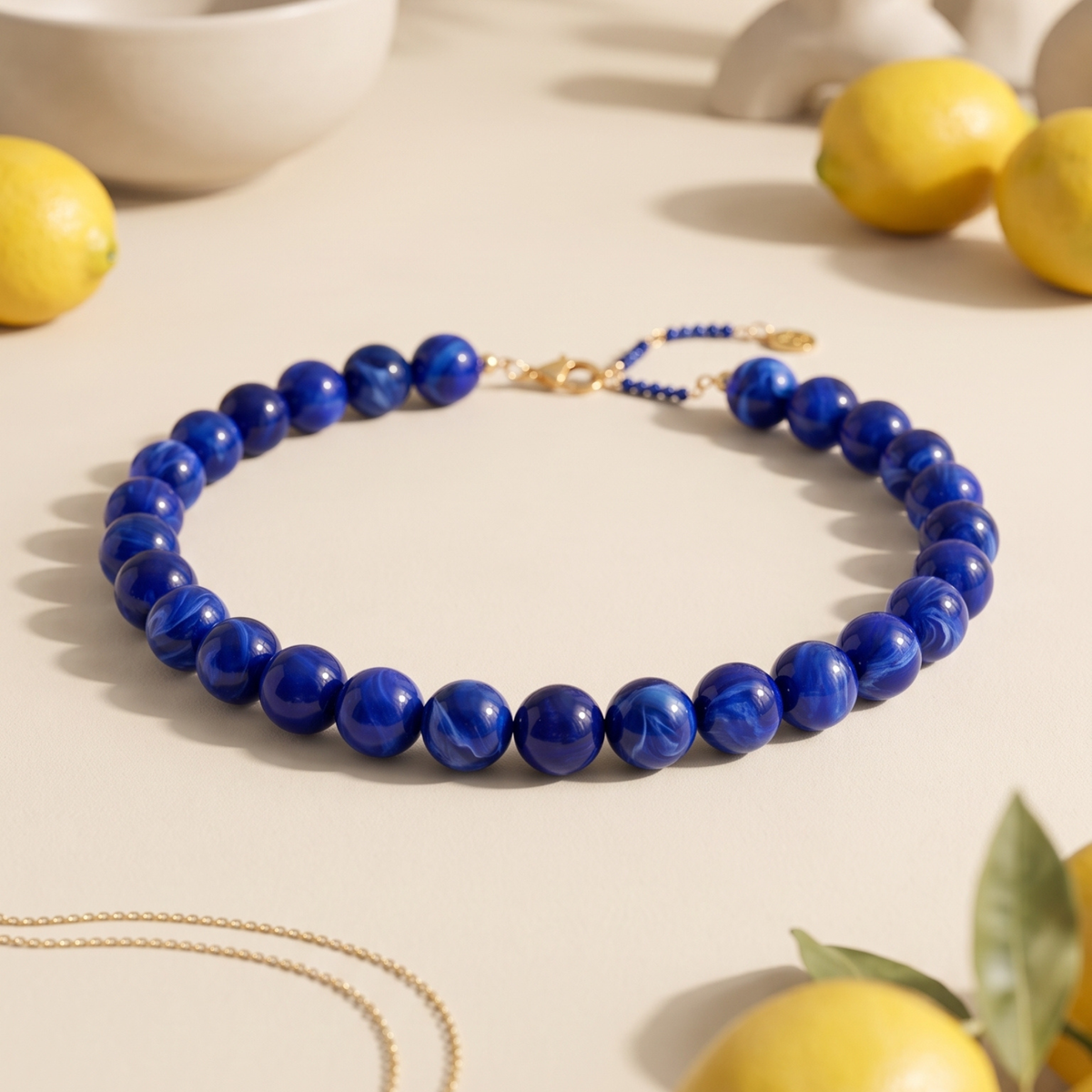 Collier épais à perles bleues
