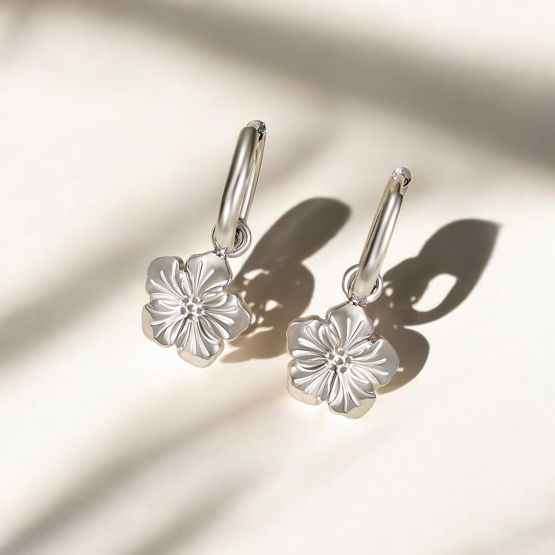 Boucles d'oreilles créoles Bloom Charm
