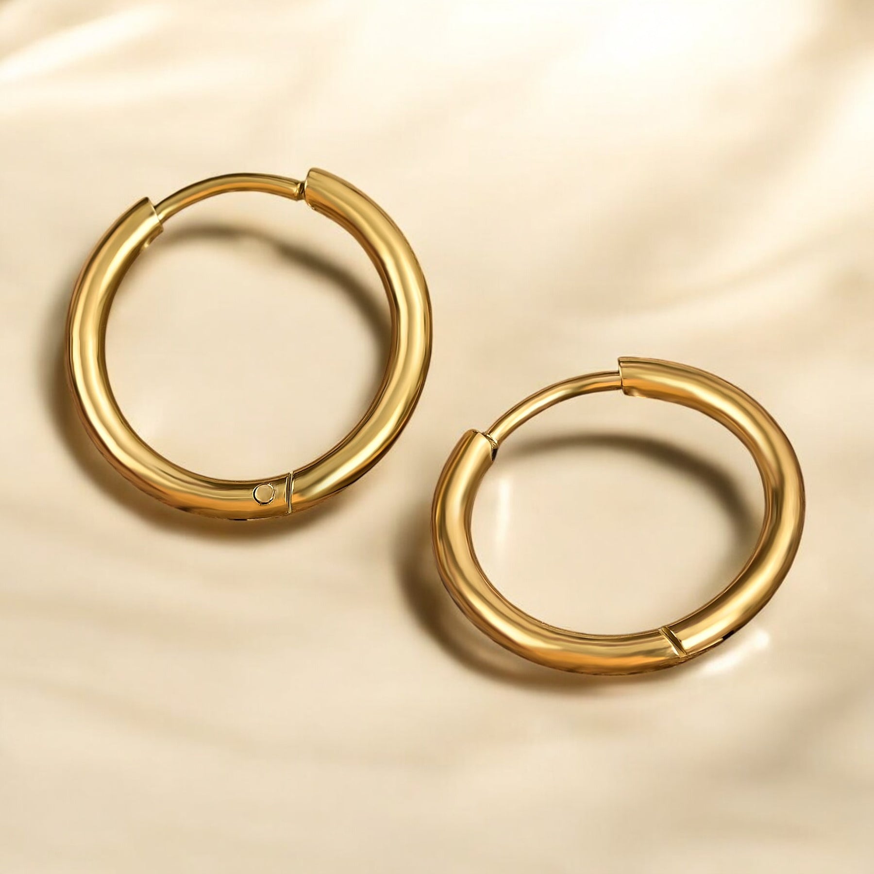 Boucles d'oreilles créoles en or brillant