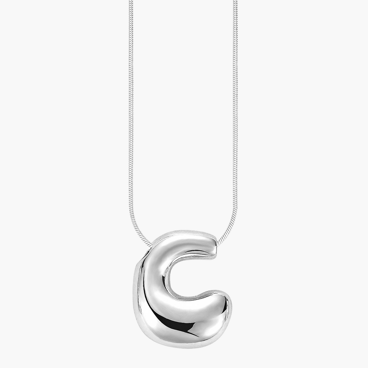 Collier initial en lettres bulles à éclat argenté