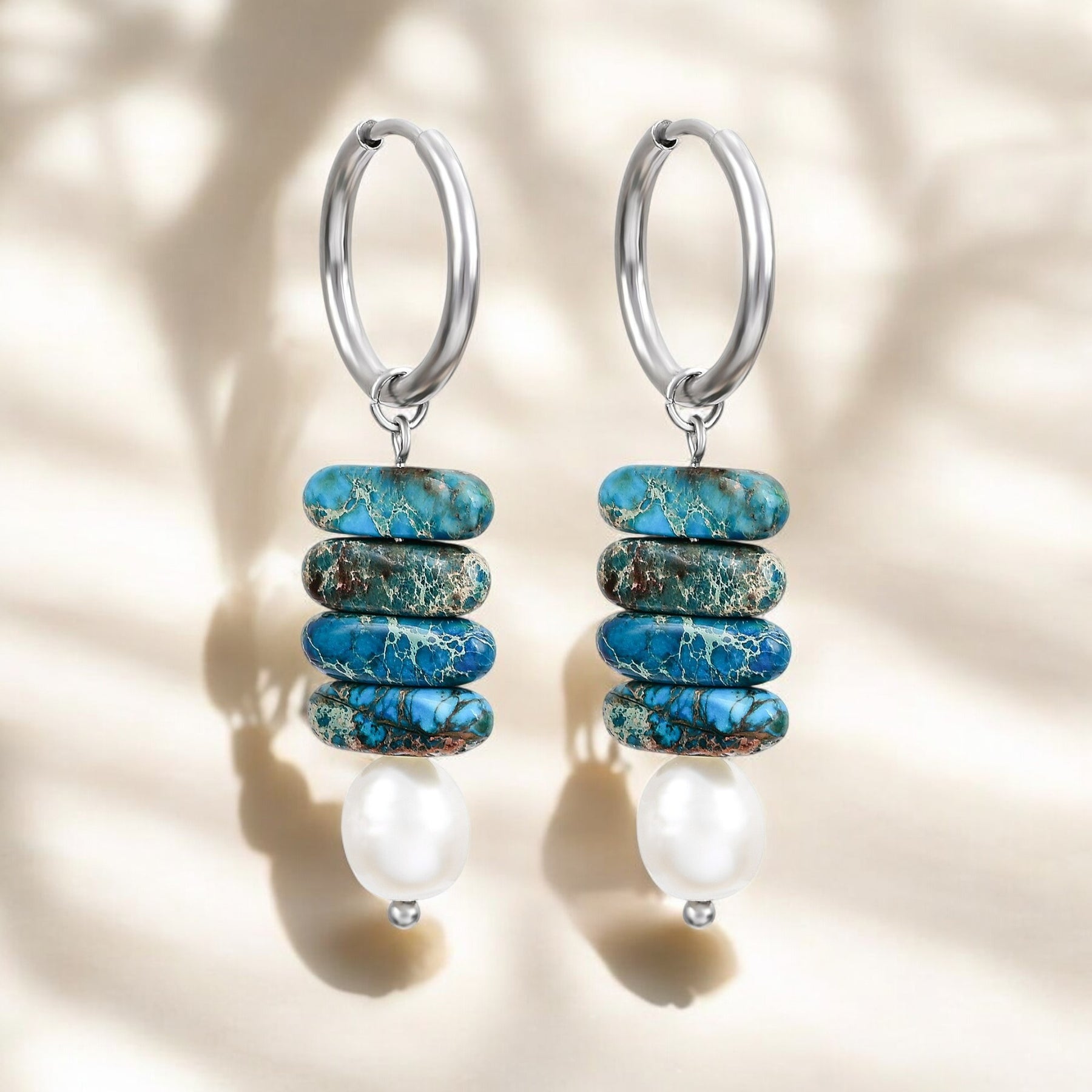 Boucles d'oreilles créoles Ocean Bliss en perle et jaspe bleu