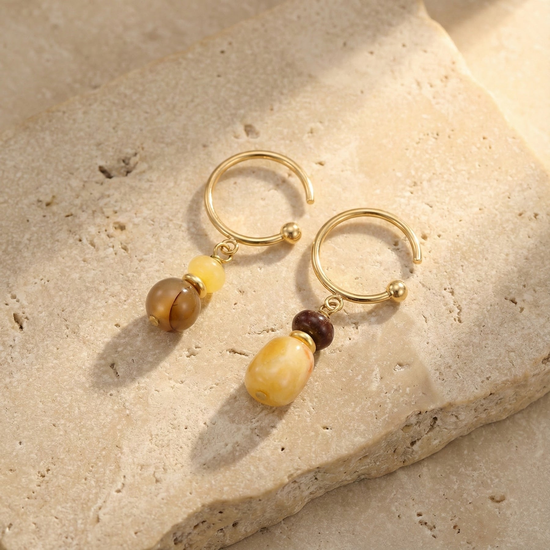Boucles d'oreilles en agate dorée