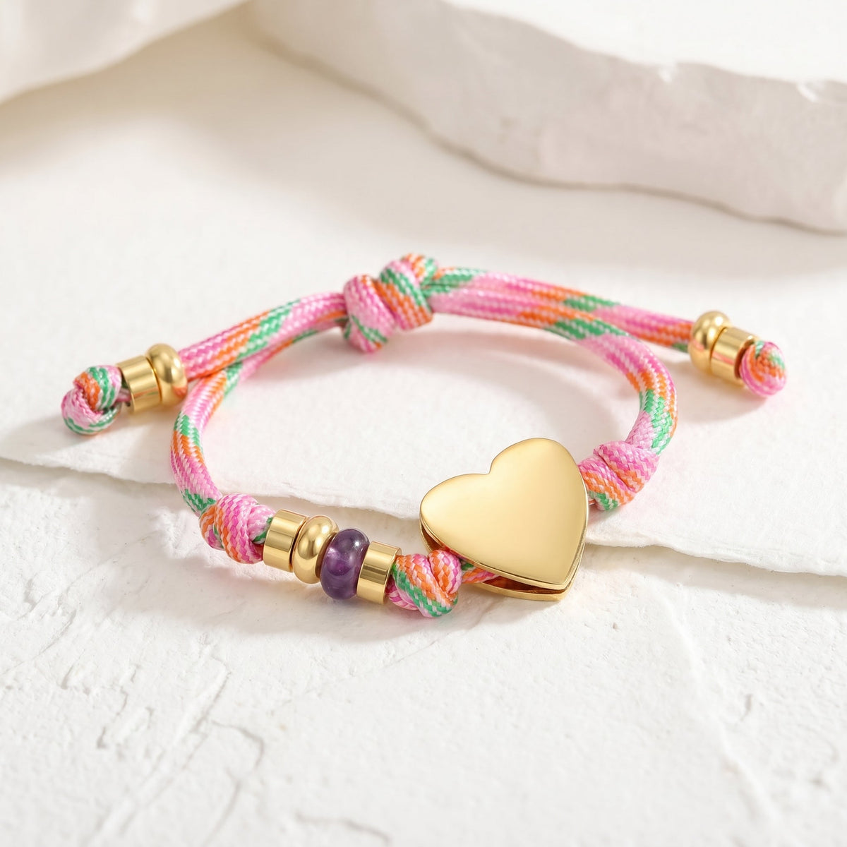 Bracelet en corde « nœud d’amour »