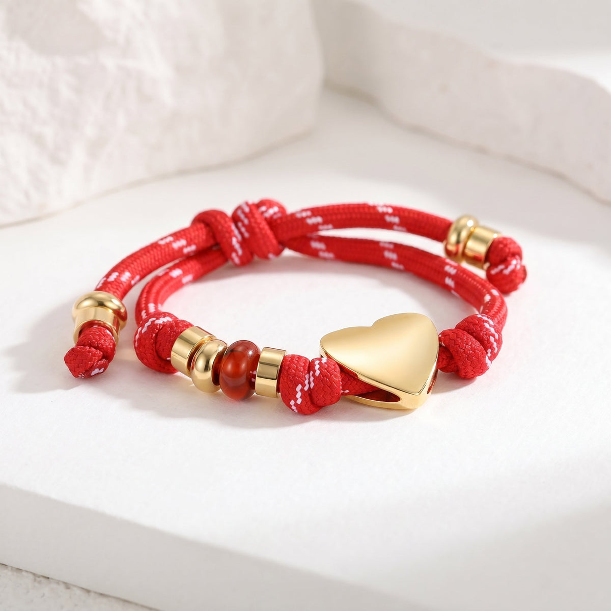 Bracelet en corde « nœud d’amour »