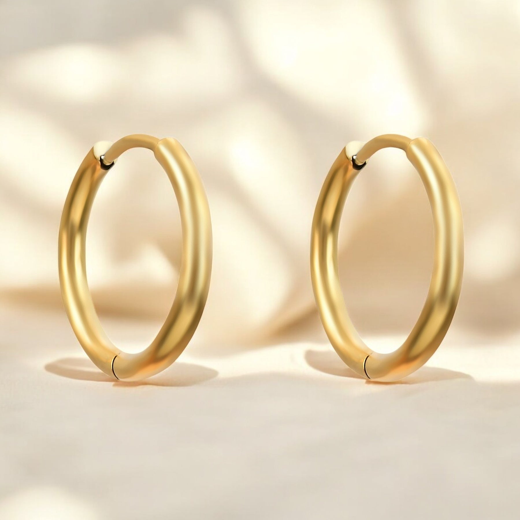 Boucles d'oreilles créoles en or brillant
