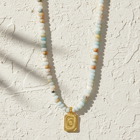 Collier pendentif lettre initiale en amazonite