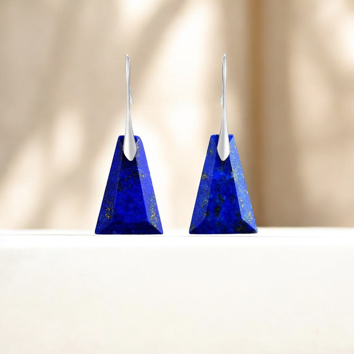 Boucles d'oreilles pendantes géométriques en lapis-lazuli